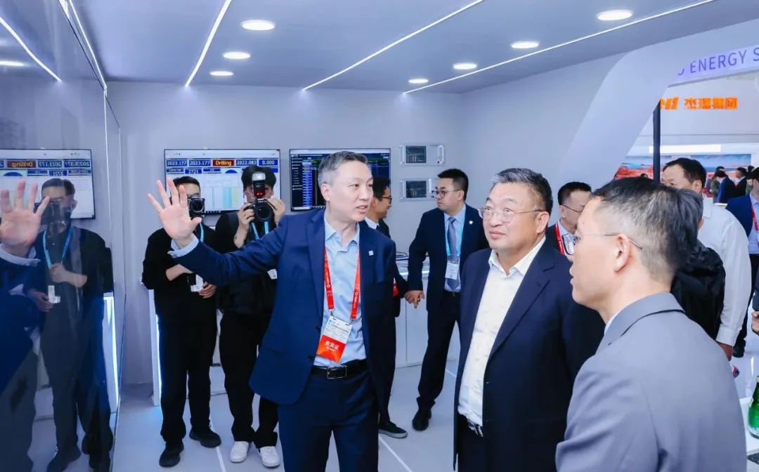 AI赋能、绿色未来|公海赌船官网盛装亮相北京cippe石油展(图7) AI赋能、绿色未来|公海赌船官网盛装亮相北京cippe石油展(图7)
